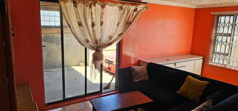 4 Bedroom Property for Sale in Ilitha Park Western Cape